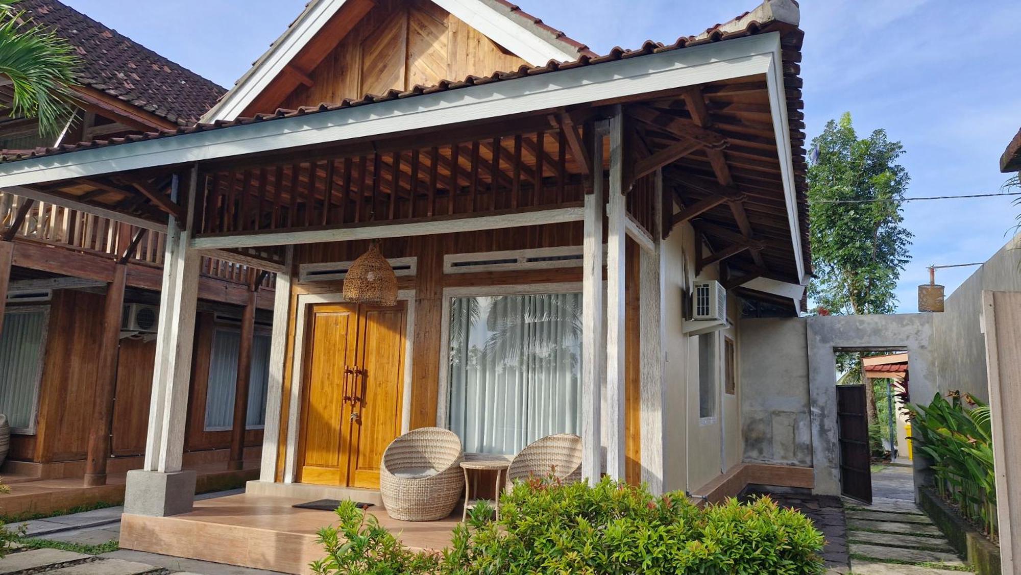 Peraja Bungalows Loyok Sangyang Zewnętrze zdjęcie